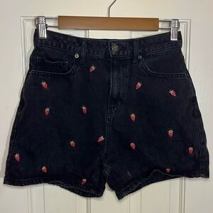 Embroidered Red Strawberry Pattern Black Denim Shorts Size Small